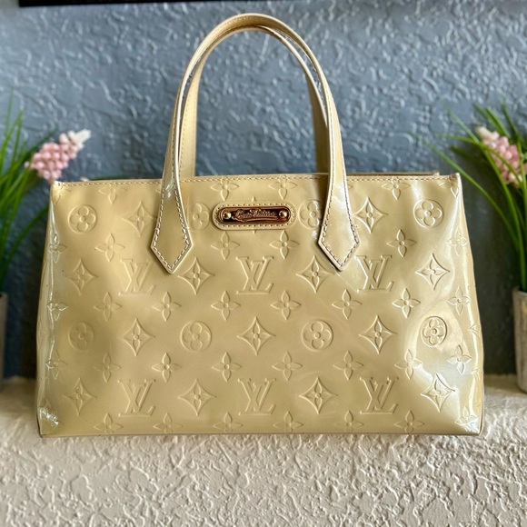 Louis Vuitton Wilshire PM Handbag Monogram Vernis Leather Yellow 3206456 - Picture 2 of 16